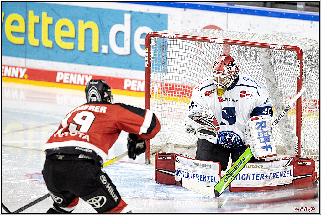 PENNY DEL;  Koelner Haie - Straubing Tigers; Koeln, 11.03.2022